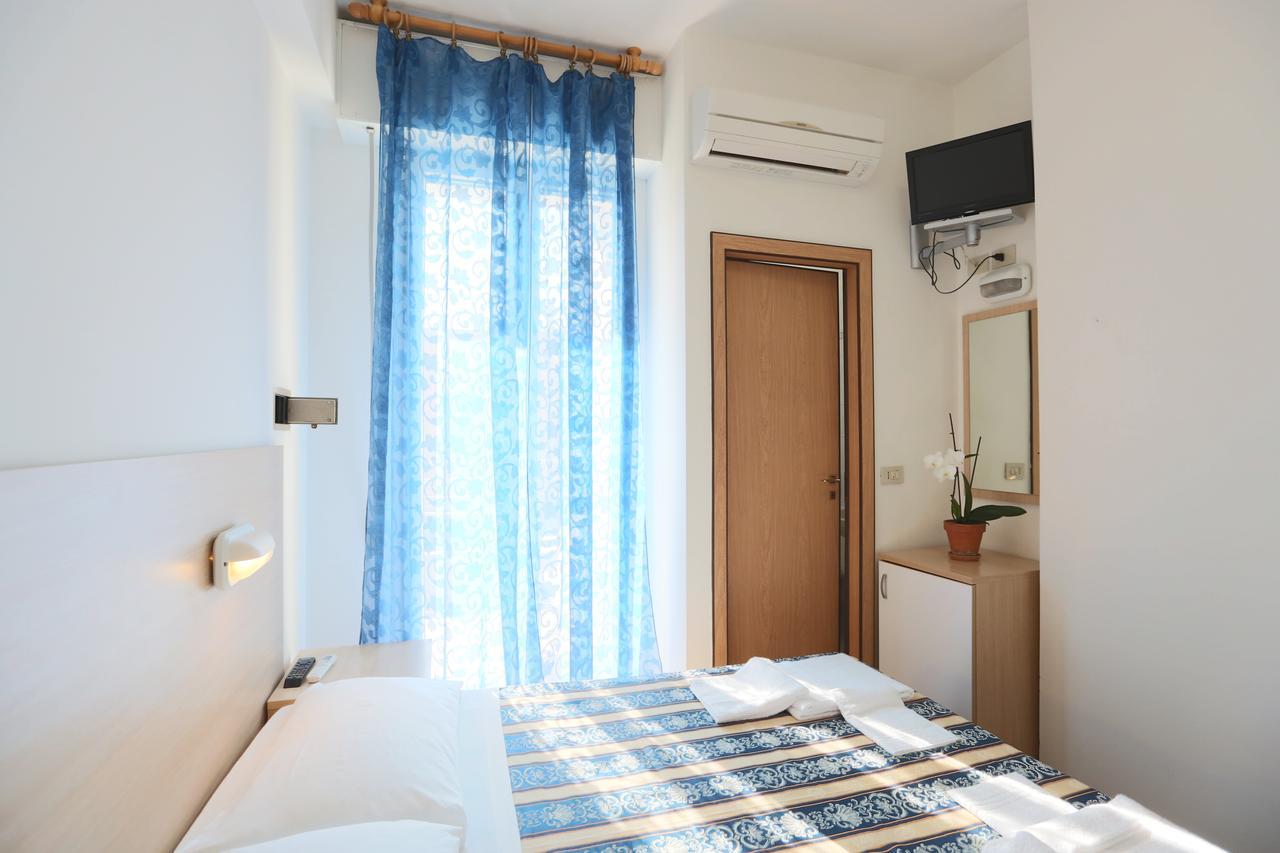 Hotel Domus Mea กัตตอลิกา ภายนอก รูปภาพ